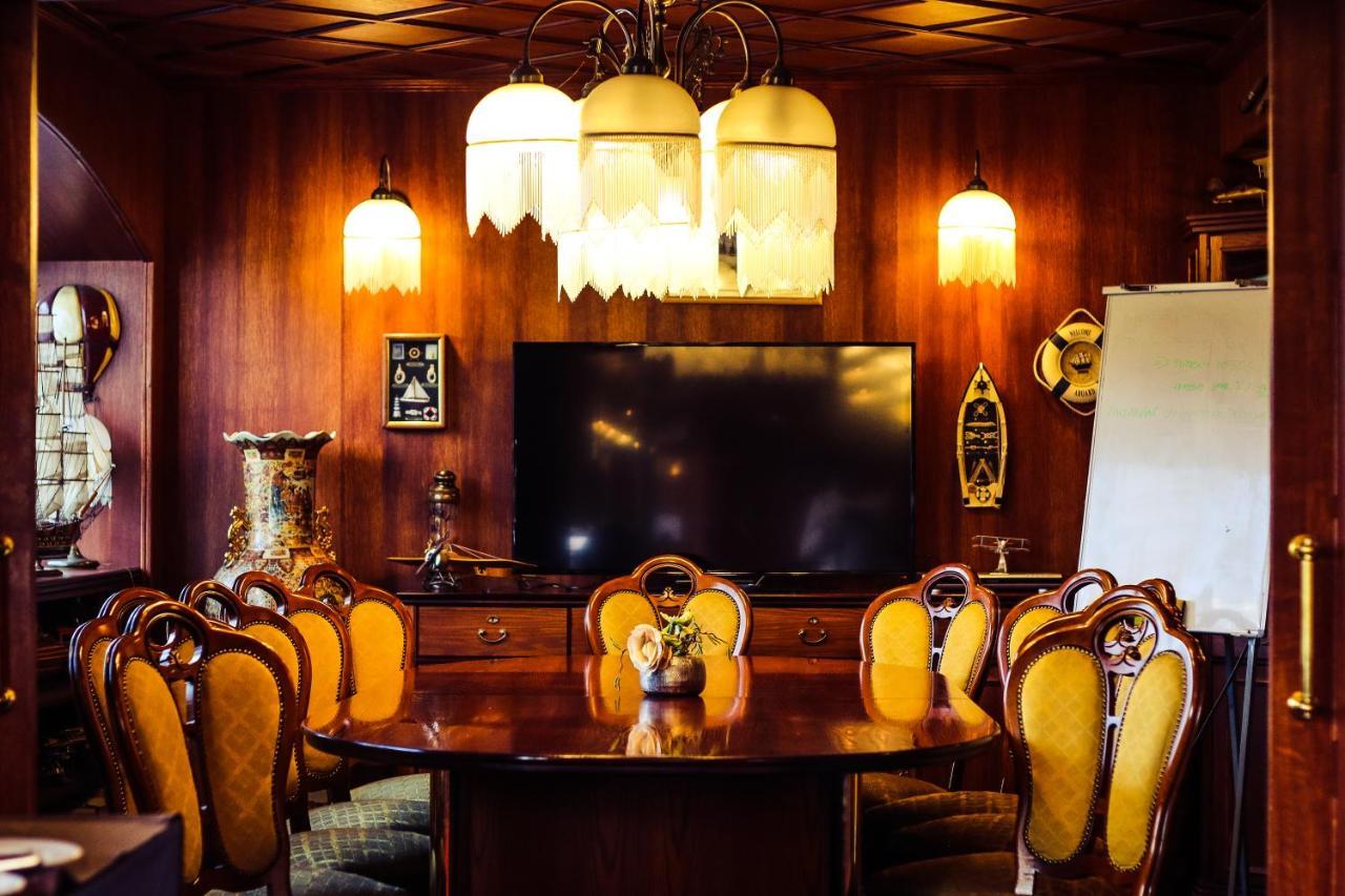 Hotel na wodzie Albatros 3*