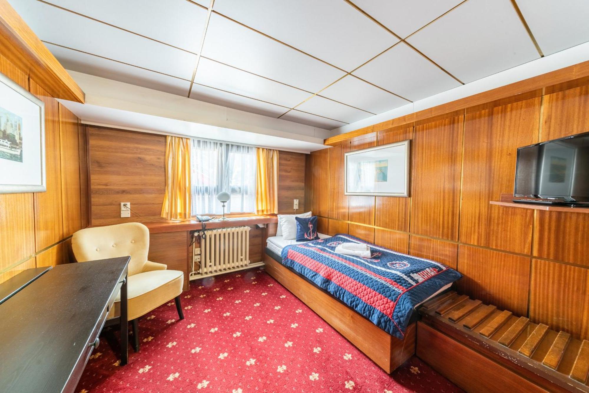 Albatros Hotel na wodzie 3*