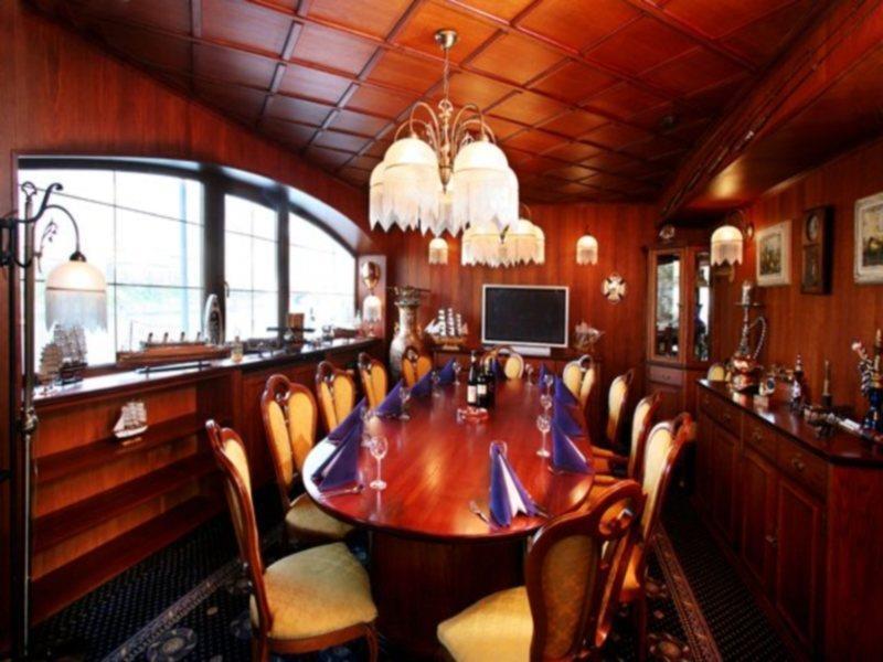 Hotel na wodzie Albatros 3*