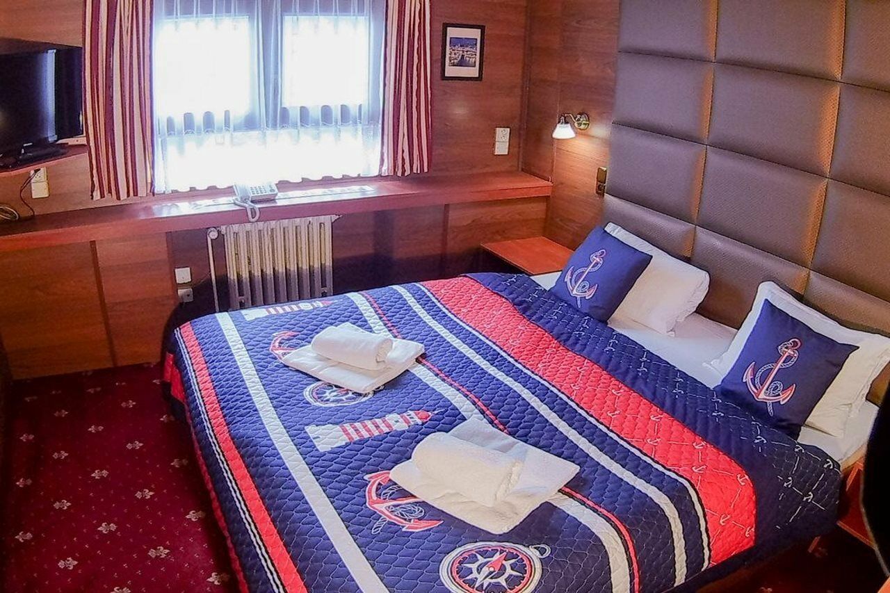 Albatros Hotel na wodzie 3*